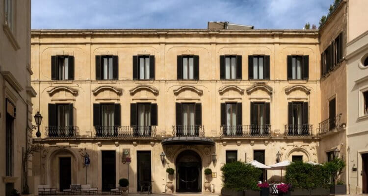 Patria Palace entrance